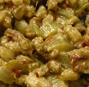 Farro e bieta con pomodori secchi