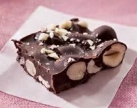 Tracce latte e nocciole nel cioccolato