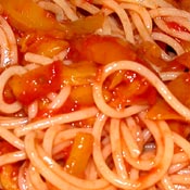 Spaghetti con salsa al peperone dolce