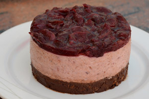 Cheesecake estiva al cocco e ciliegie