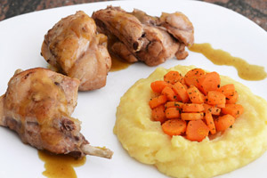 Coniglio con polenta e carote al burro