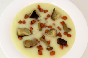 Crema di cipolle, funghi e carote