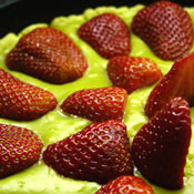 Crostata con fragole e crema di nocciole