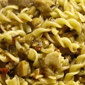 Fusilli con funghi e acciughe