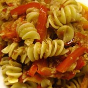 Fusilli con tonno e peperoni