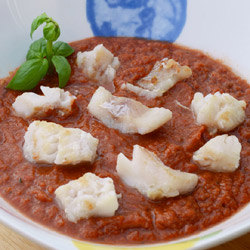 Gazpacho piccante con bocconcini di merluzzo