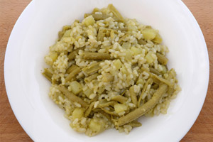 Insalata di riso al pesto con fagiolini e patate