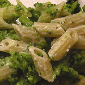 Mezze penne con broccoli e caprino