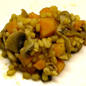 Orzo con funghi e zucca