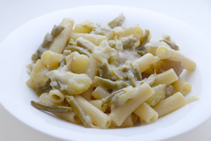 Pasta allo zola, fagiolini e patate