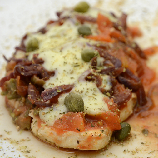 Pizzaiola di spada con cipolle e capperi 