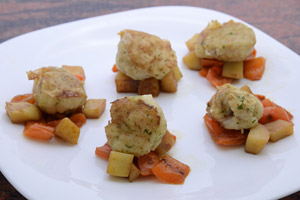 Polpette di rana pescatrice con patate e peperoni