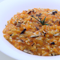 Risotto alle carote, zenzero e mandorle salate