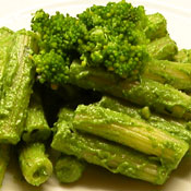 Sedanini al pesto di spinaci