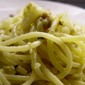 Spaghetti con aringa sott'olio