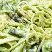 Spaghetti con asparagi e ricotta