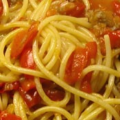 Spaghetti con salsiccia e peperoni