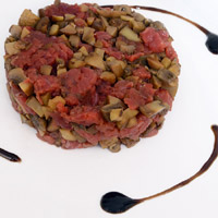 Tartare di scottona e funghi al balsamico