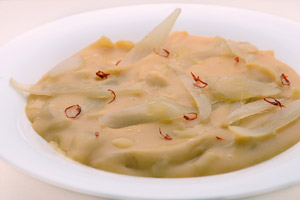 Vellutata di lenticchie rosse aglio, olio peperoncino e cipolle stufate