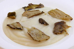 Vellutata di patate e cavolfiori con porcini al Parmigiano