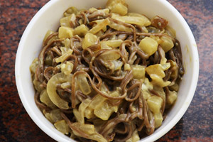 Yakisoba con pere in salsa allo Zola