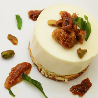 Yogurtcake di panettone con fichi e pistacchi