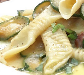 Garganelli con zucchine e zafferano