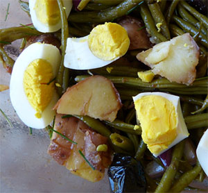 Insalata di patate, uova e fagiolini