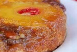 Torta rovesciata di ananas e noci