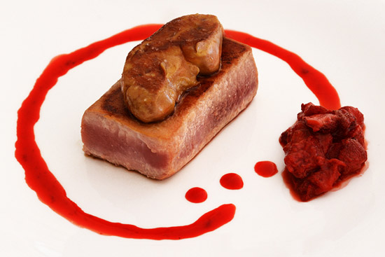Filetto di tonno con foie gras e fragole